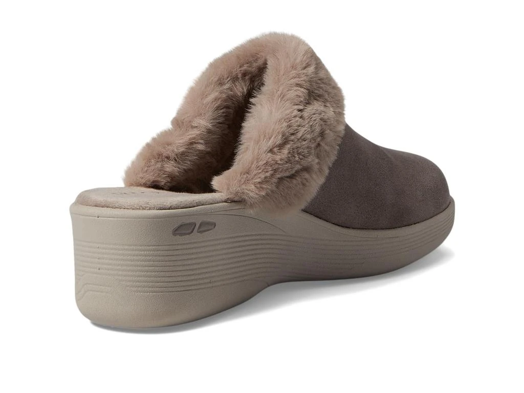 SKECHERS Martha Stewart - Pier Lite - Cozy High 5