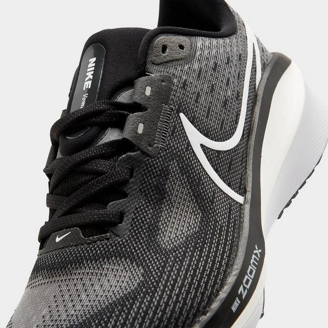 NIKE Women's Nike Vomero 17 Running Shoes 5