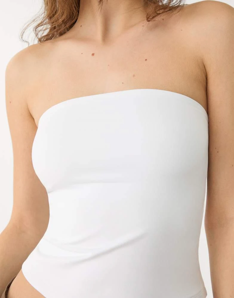 Stradivarius Stradivarius polyamide bandeau top in white 2