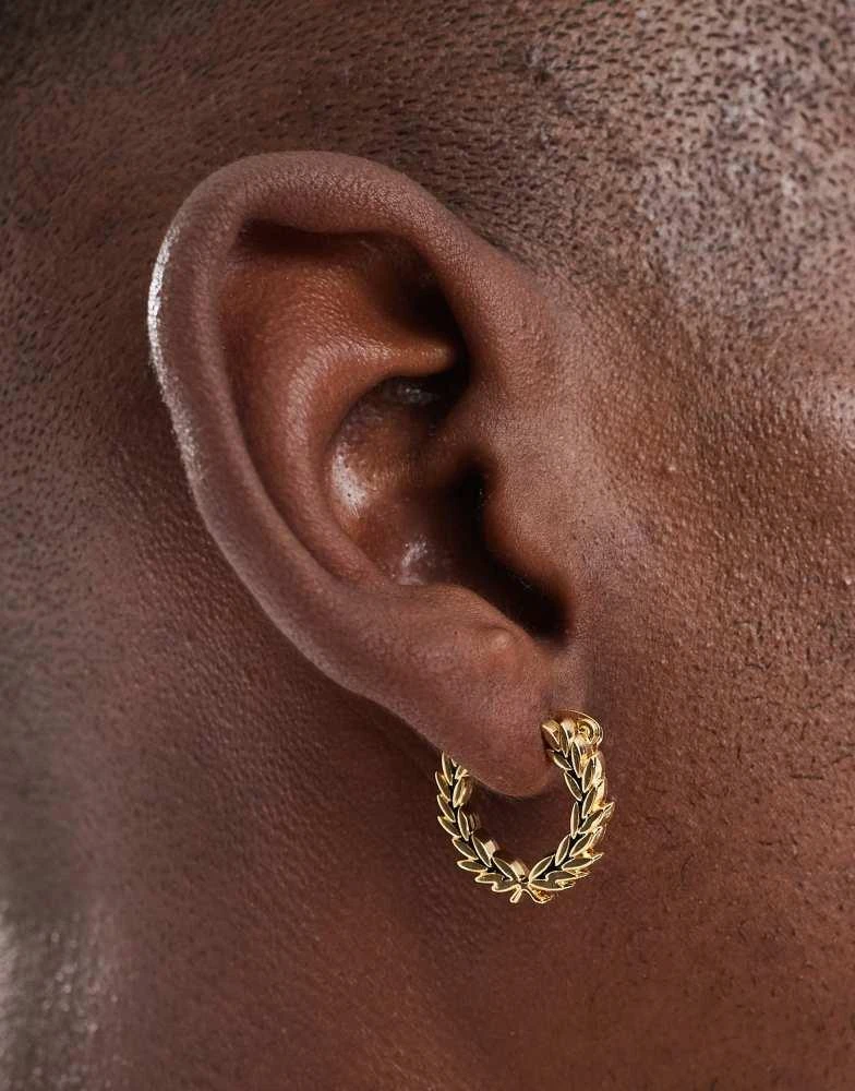 Fred Perry Fred Perry mini wreath earrings in gold 1