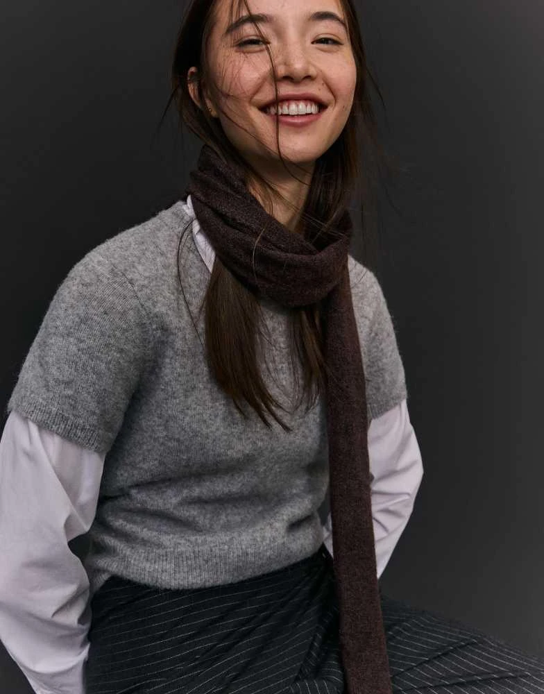 Bershka Bershka Extra-long scarf in brown