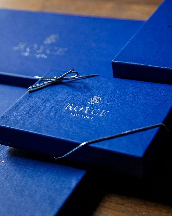 ROYCE New York Leather RFID-Blocking Passport Case 
Wallet 4