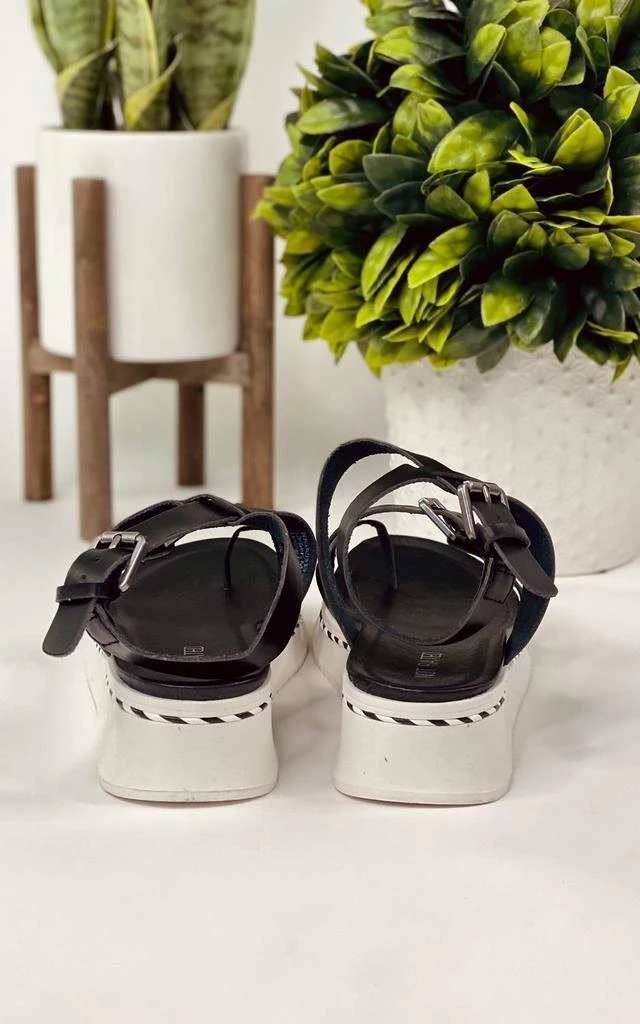 Not Rated Women's Enna Sandal 4