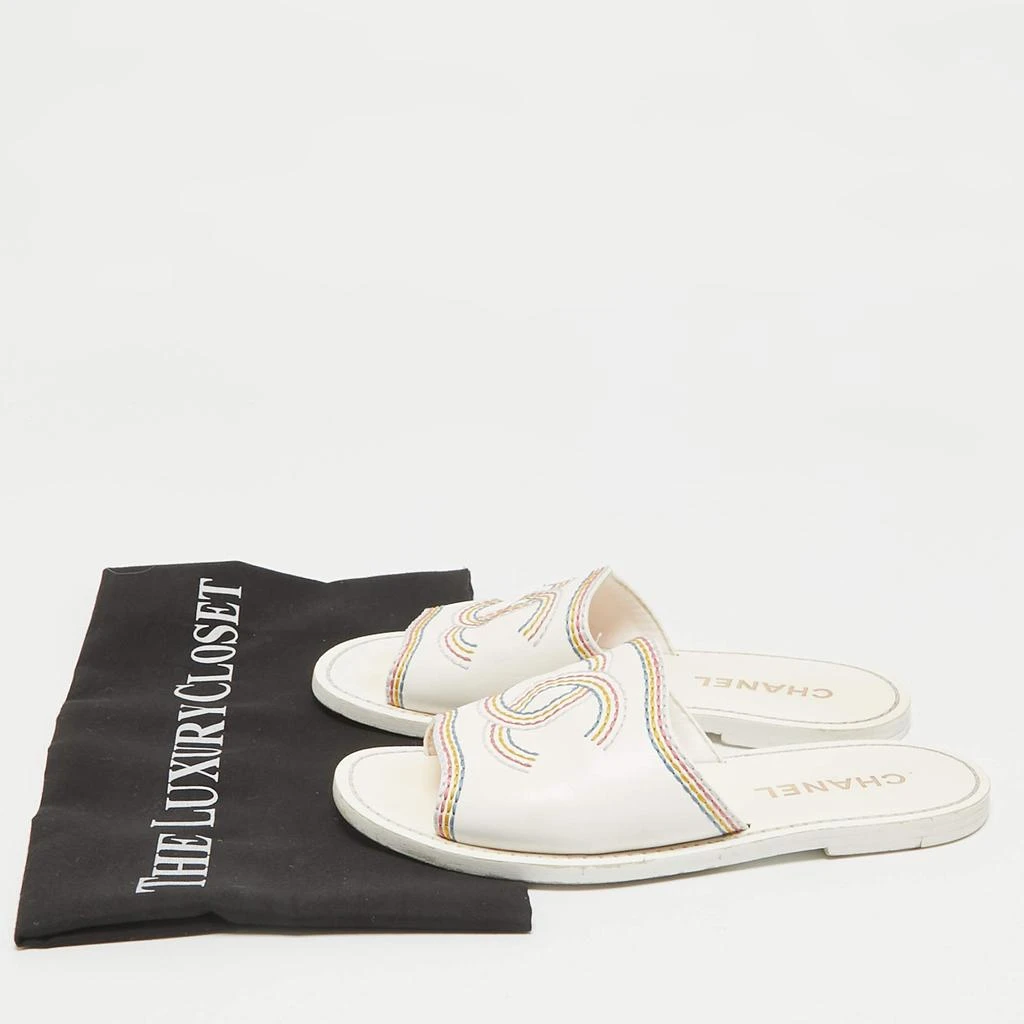 Chanel Chanel White Leather CC Logo Embroidered Flat Sandals Size 35 9