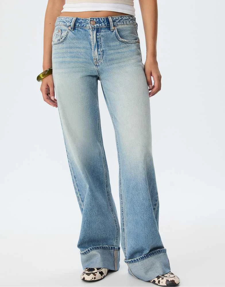 Stradivarius Stradivarius D91 low wide-leg jeans in medium light blue denim 3