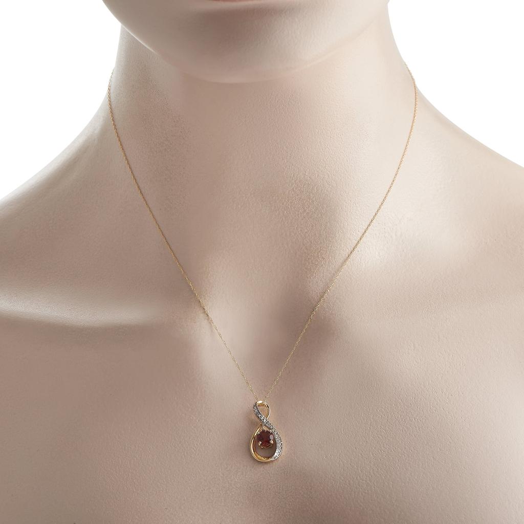 Non Branded 14K Yellow Gold Diamond and 0.03ct Garnet Pendant Necklace PD4-15537YGA