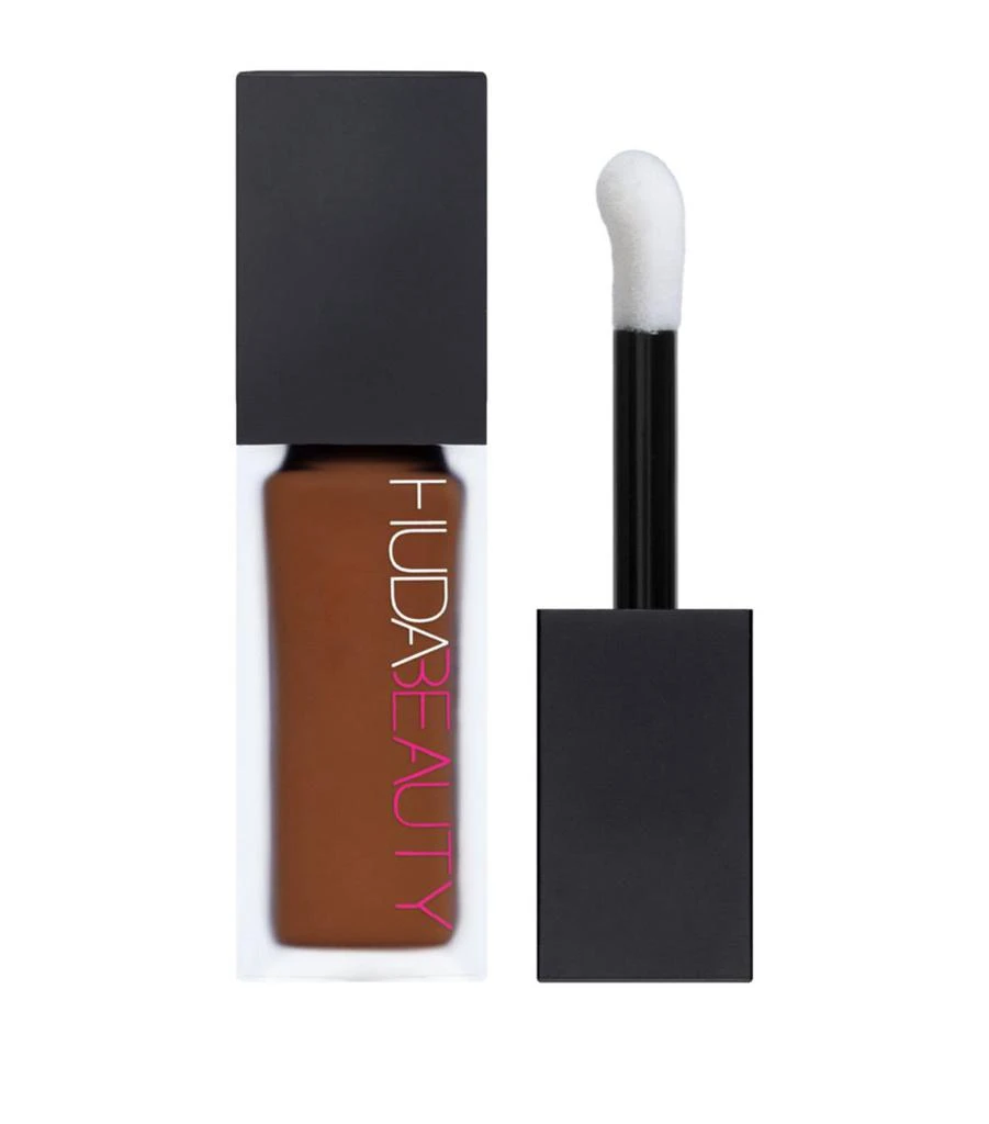 Huda Beauty #FauxFilter Luminous Matte Liquid Concealer 1