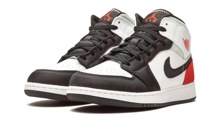 Jordan Air Jordan 1 Mid SE GS 3