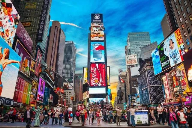 Urban Outfitters New York Times Square Puzzle | 1000 Piece Jigsaw Puzzle 1