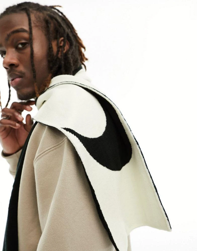 Nike Nike reversible swoosh scarf in black and off white 4