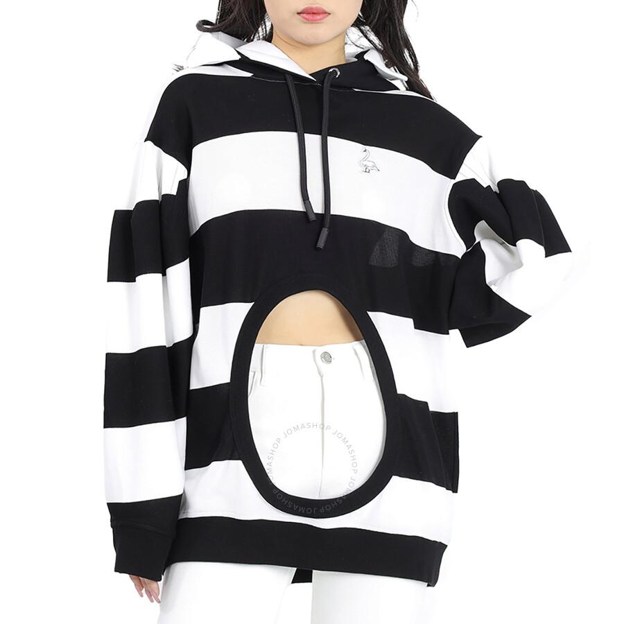 ポイントカラーがおしゃれ！Burberry POULTER BBY Logo Hoodie Burberry Burberry poulter hoodie with logo print - Sweaters