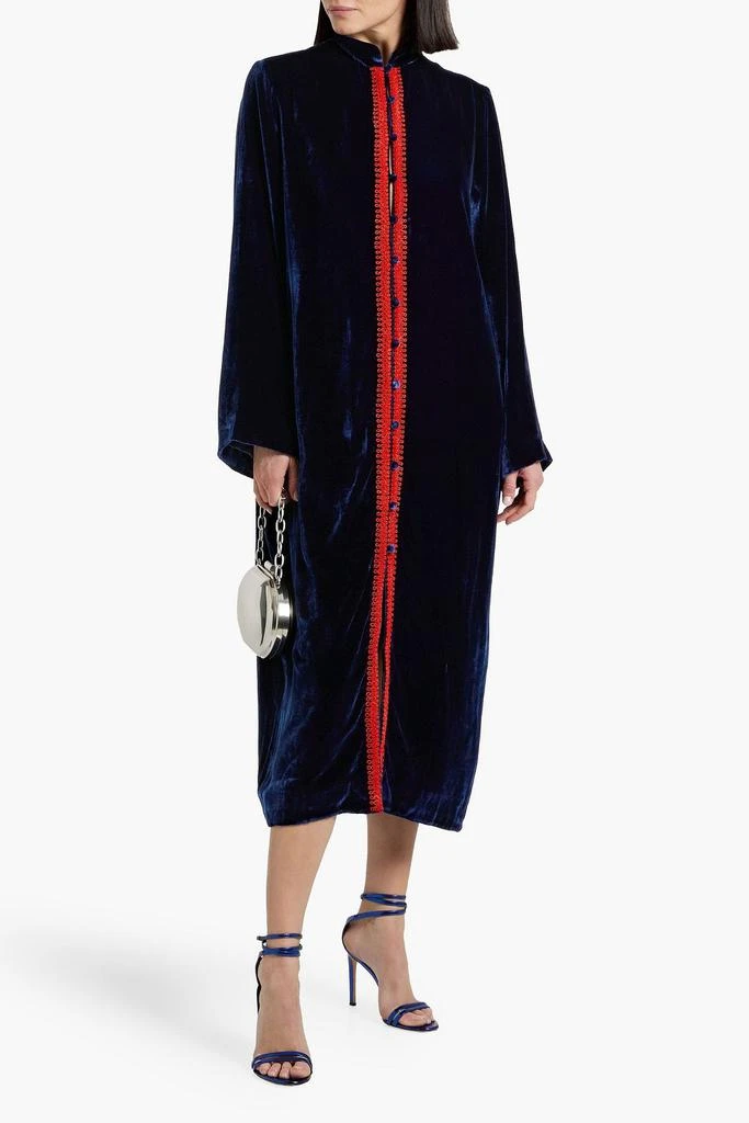 Saloni Amari embroidered velvet robe 2