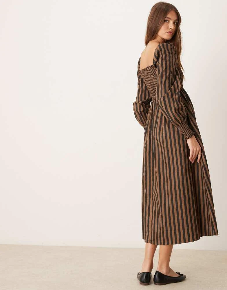 Glamorous Glamorous long sleeve shirred body maxi dress in brown black stripe 3
