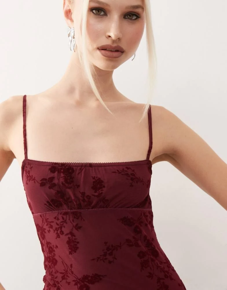 Motel Motel darsih flocked floral maxi cami dress in burgundy 2