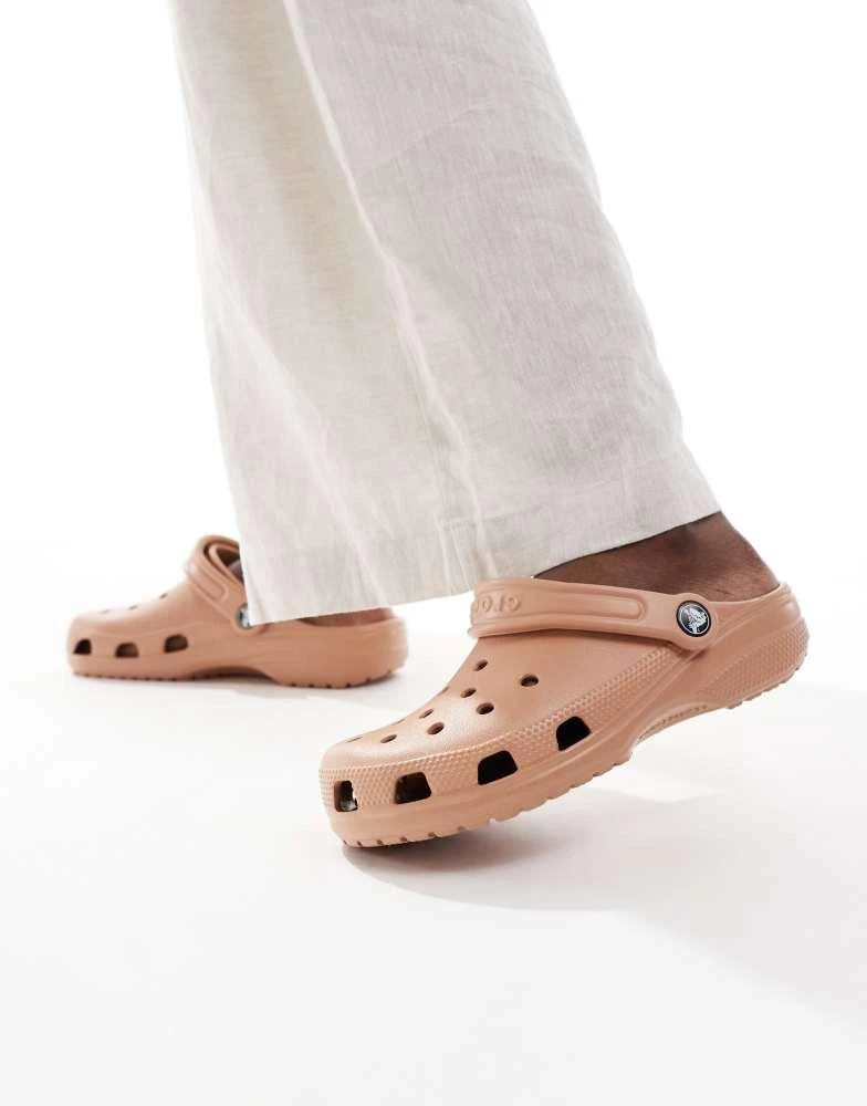 Crocs Crocs Classic clog in cork brown 1