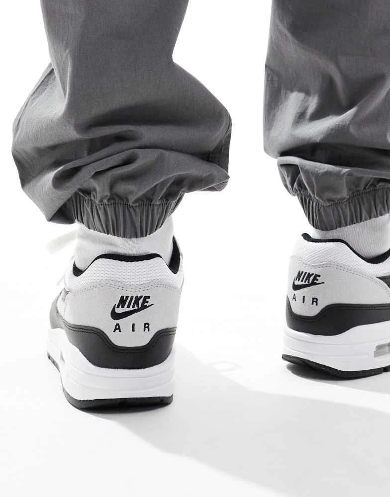 NIKE Nike Air Max 1 trainers in white and black 3