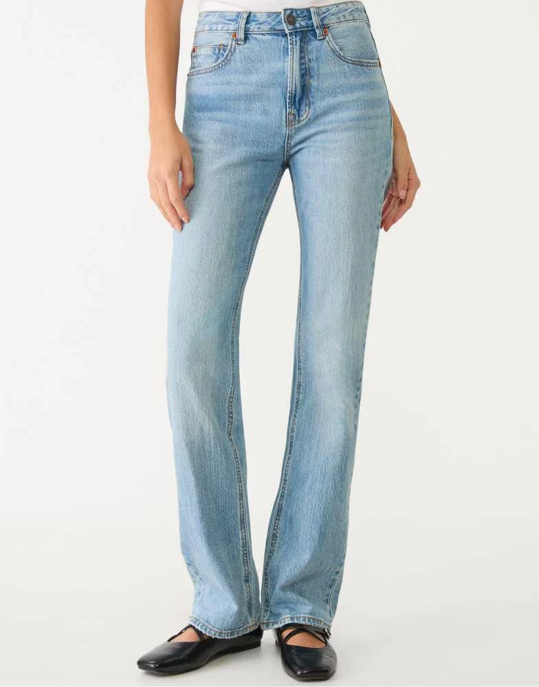 Stradivarius Stradivarius Petite d98 straight-leg vintage effect jeans in light blue 2