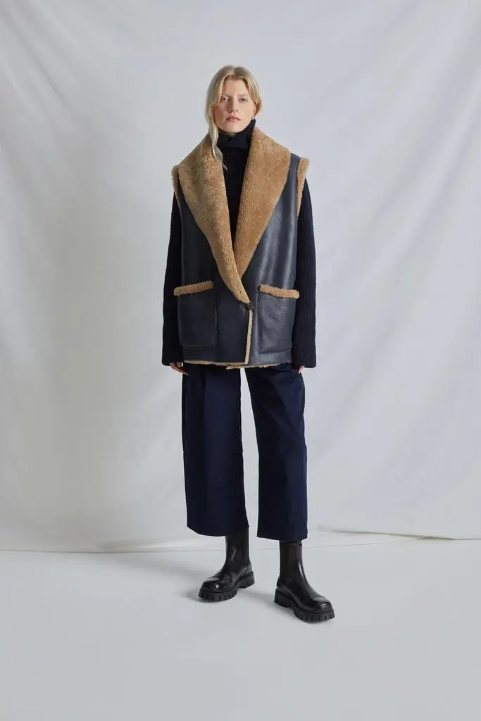 Gushlow & Cole Patch pocket shearling gilet 4