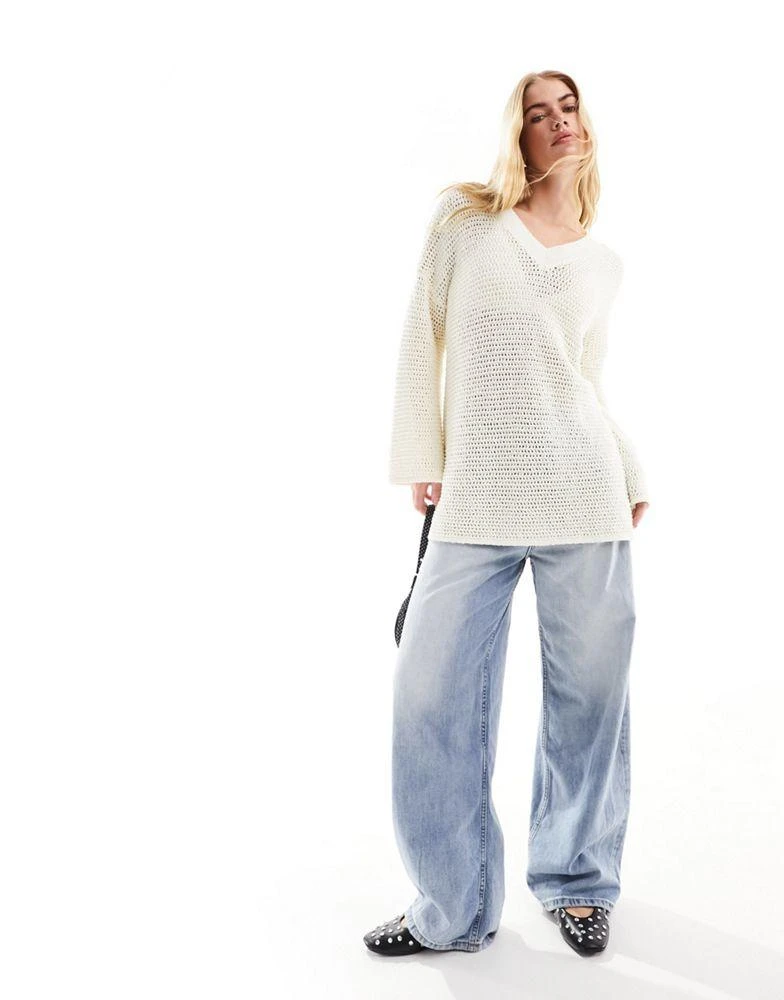 4th & Reckless 4th & Reckless v neck lightweight open knit jumper in cream 1