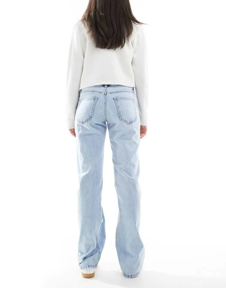 Stradivarius Stradivarius STR low waist straight jean in light wash 3