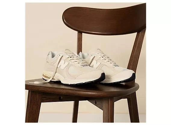 New Balance 2002R 7