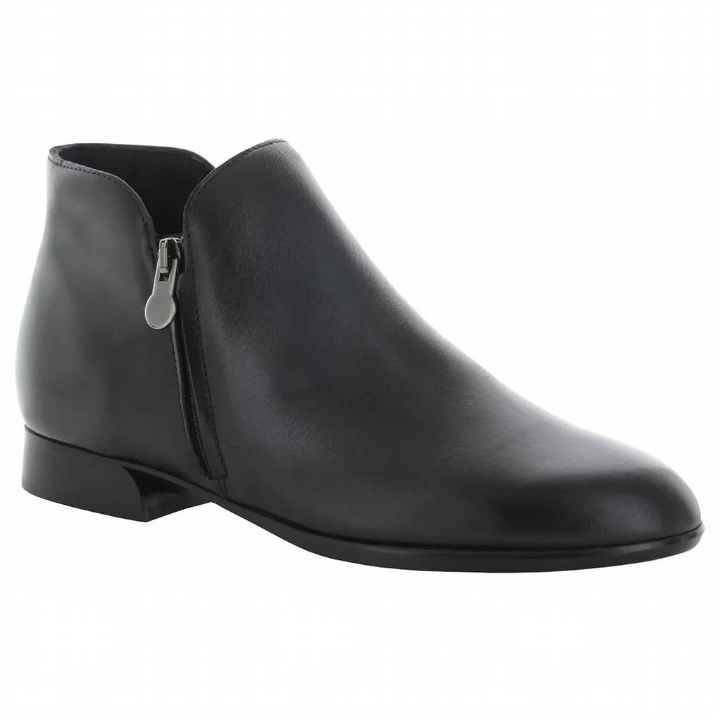 Munro Women's Averee Boots In Black Leather