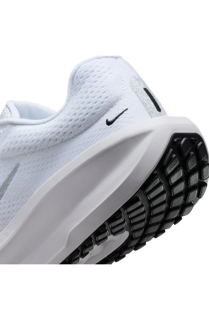 NIKE Air WinFlo 11 Road Running Shoe 9