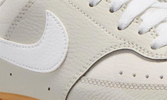 NIKE Court Vision Low Sneaker 7