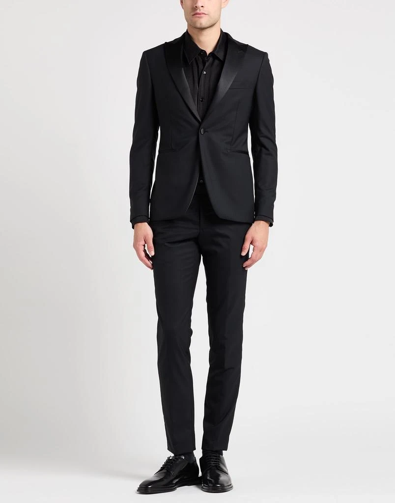 TAGLIATORE Suits 3