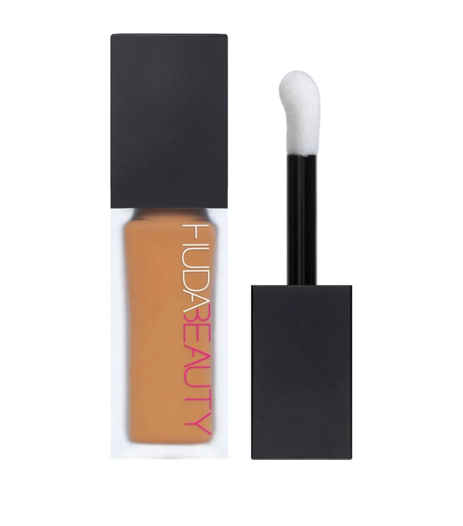 Huda Beauty #FauxFilter Luminous Matte Liquid Concealer 1