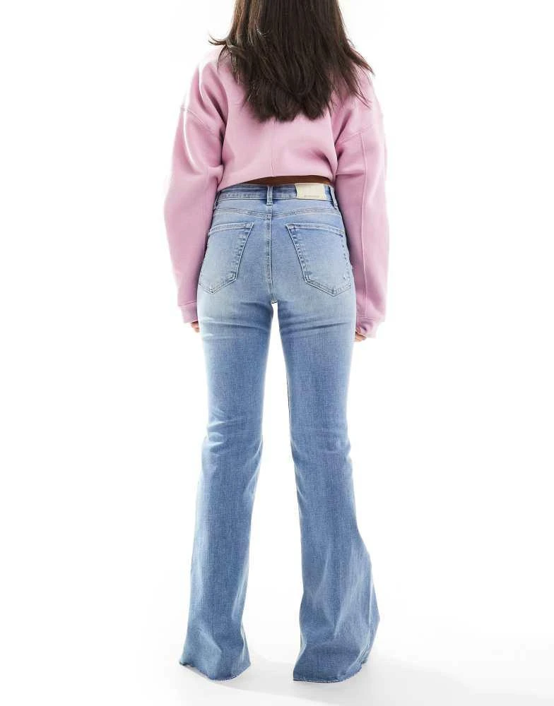 Stradivarius Stradivarius D74 flare slit jean in medium wash 3