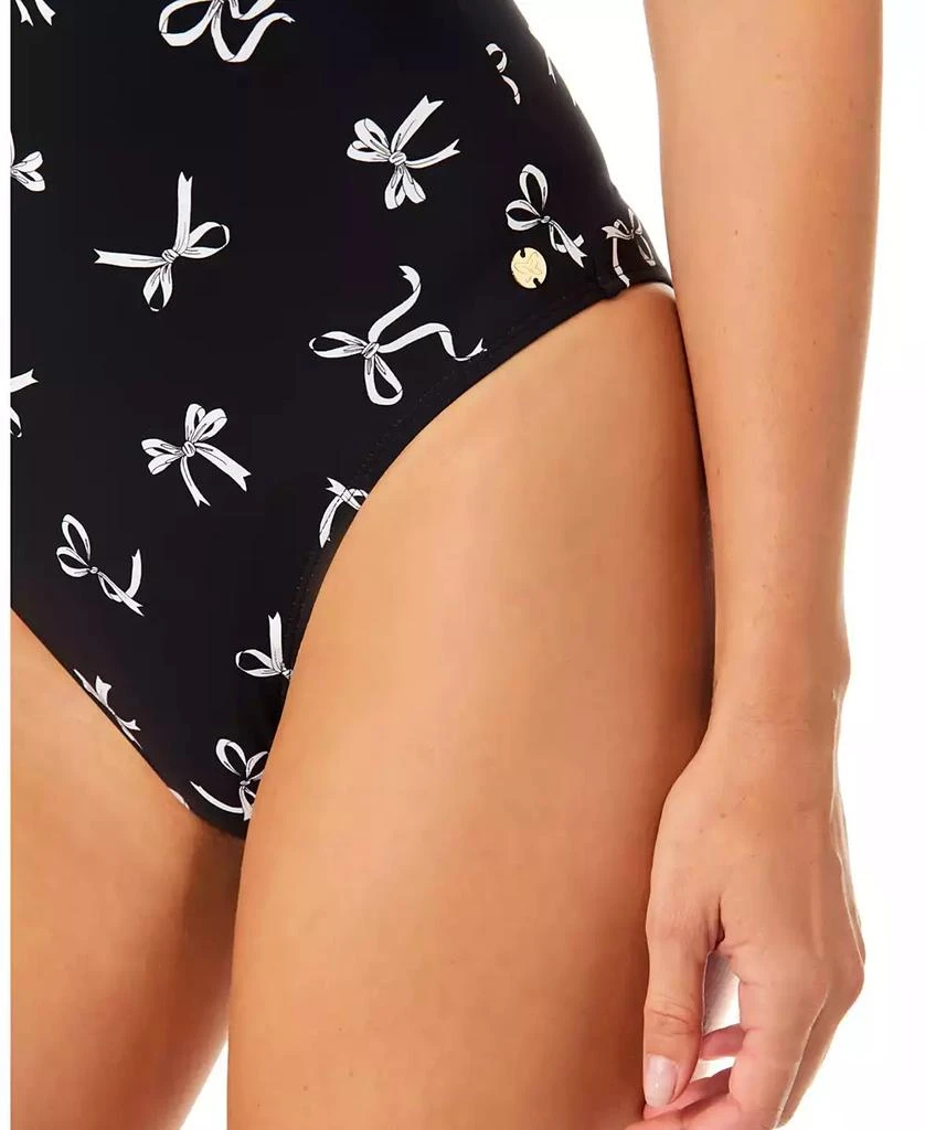 CeCe Women
s Scallop Contrast V-Neck One-Piece Swimsuit 4