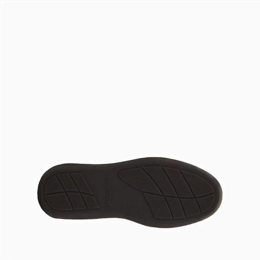 Minnetonka Women's Sheepskin Hardsole Moccasins In Black 3