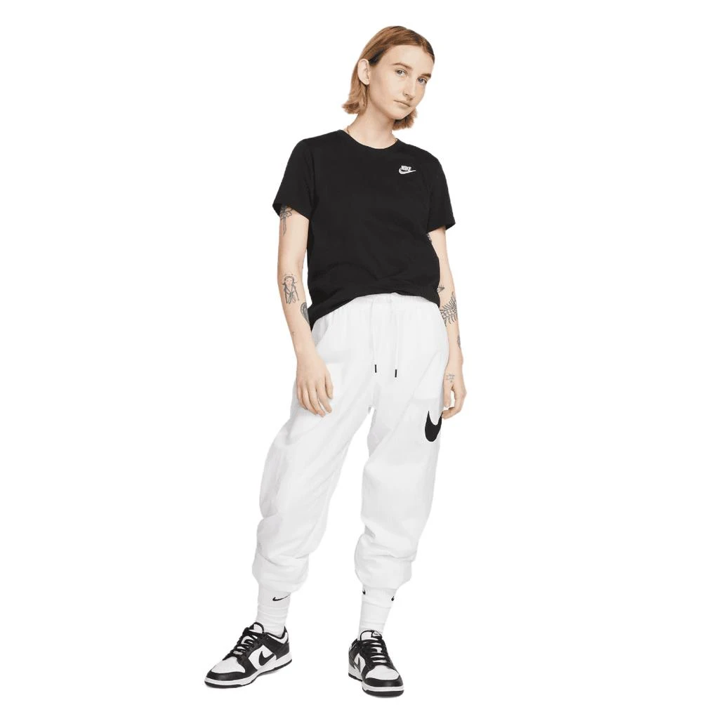 NIKE Nike Sportswear Club Essentials T-Shirt - Women
s 4