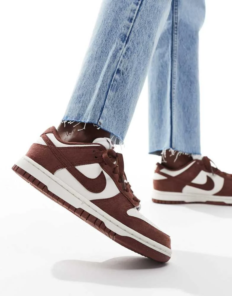 NIKE Nike Dunk Low trainers in white and burgundy 1