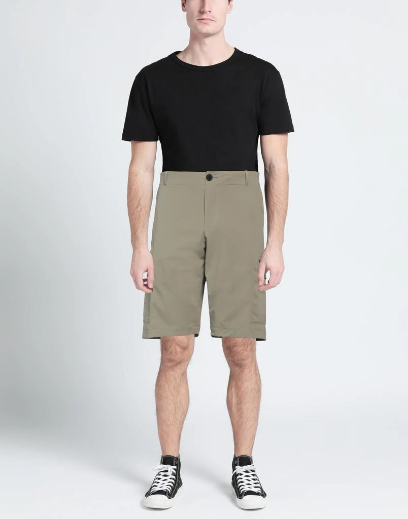 ESEMPLARE Shorts 
Bermuda 2