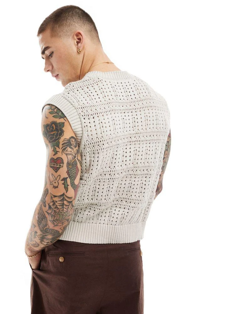 Bershka Bershka knitted sweater vest in grey 3