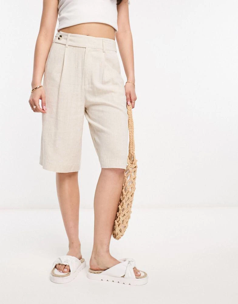Stradivarius Stradivarius longline linen short in natural 4