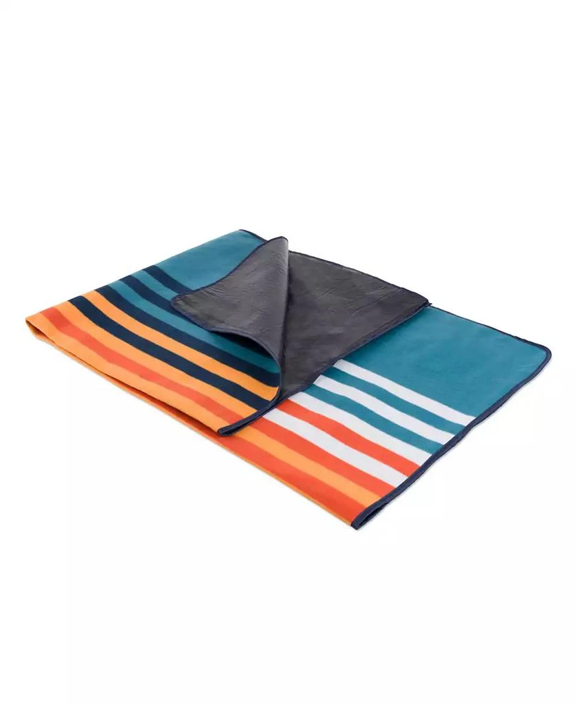 ONIVA Outdoor Picnic Blanket Tote 8