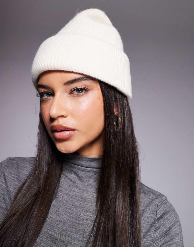Alo Notable Beanie - Ivory - Hats - Compare Prices from 3+ Stores