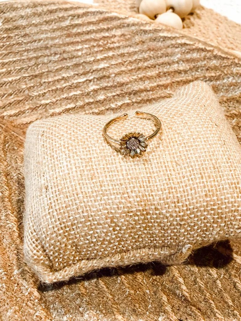 Southern Seoul Southern Seoul - Women
s Sunflower Adjustable Ring 3