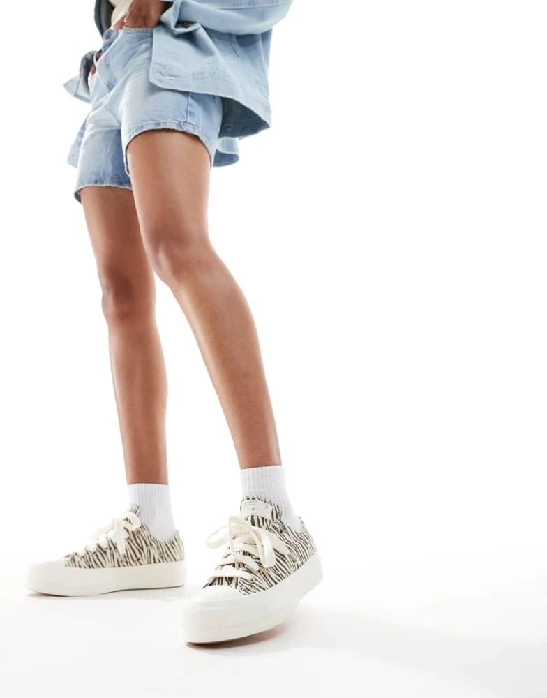 Converse Converse Chuck Taylor All Star Ox Lift trainers in zebra print 1