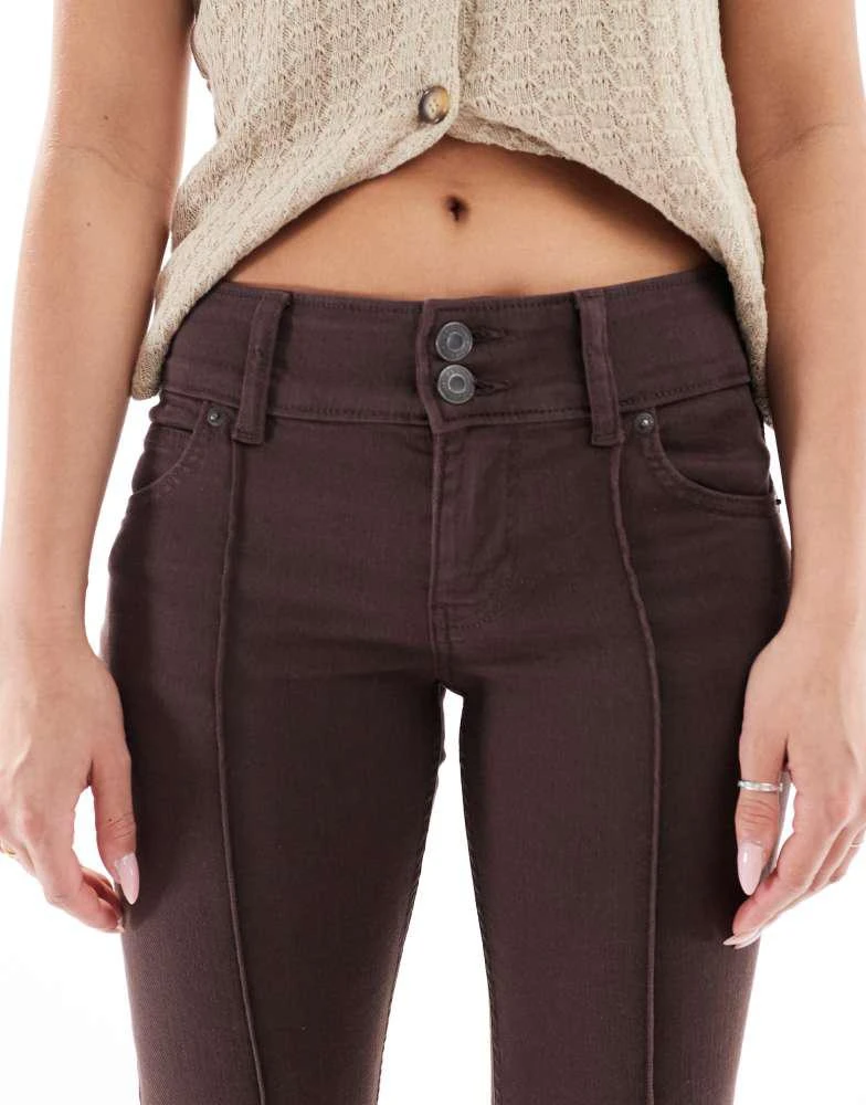 Bershka Bershka low rise straight leg jeans in brown 4