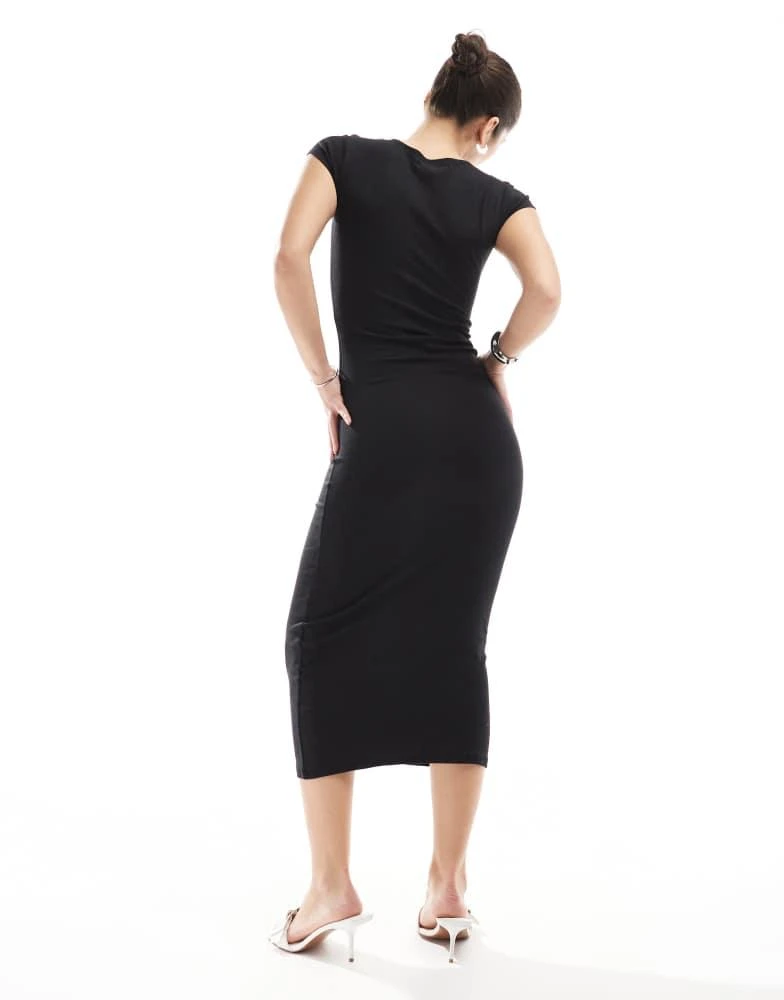 Pull&Bear Pull&Bear short sleeve polyamide midi dress in black 4