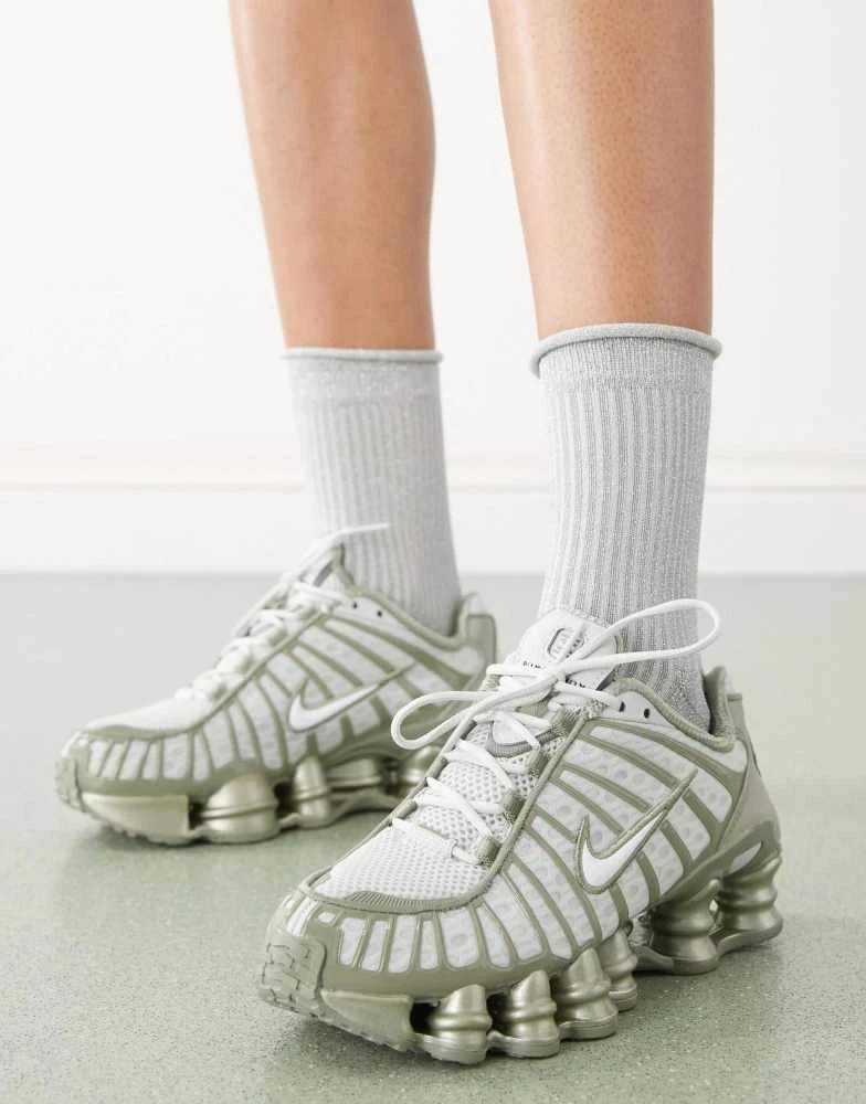 NIKE Nike Shox TL trainers in green 1