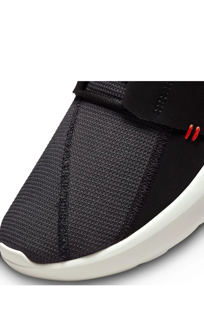 NIKE E-Series AD Shoe 8