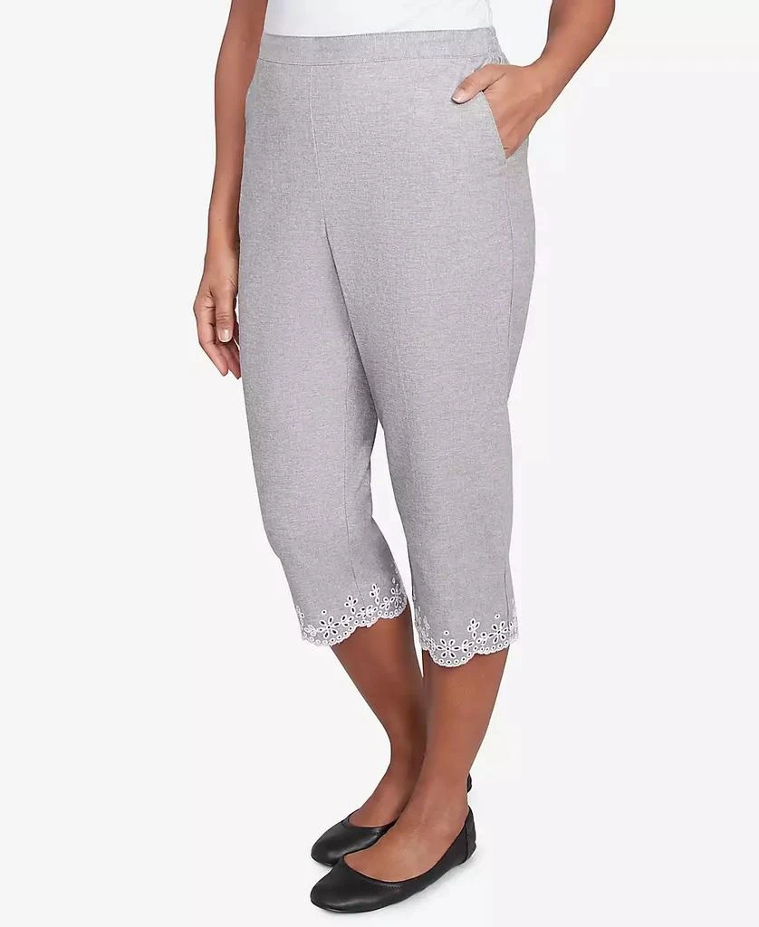 Alfred Dunner Women's Crystal Springs Eyelet Embroidered Capri Pants 4
