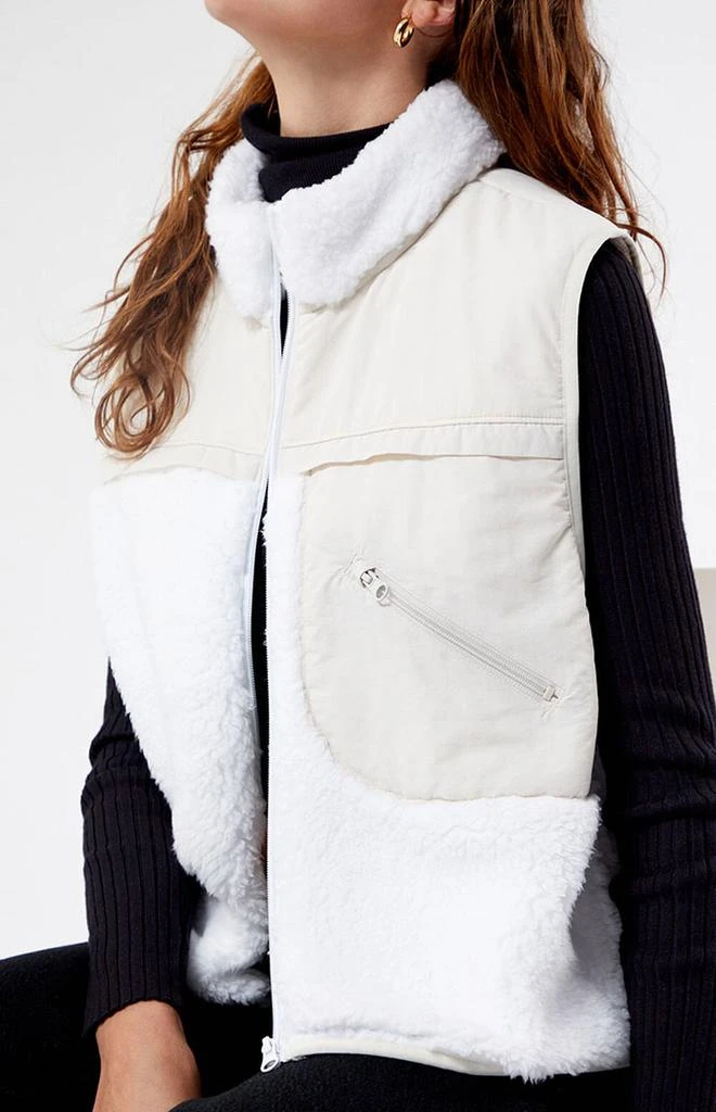 PacSun Flex Sherpa Fleece Vest 3