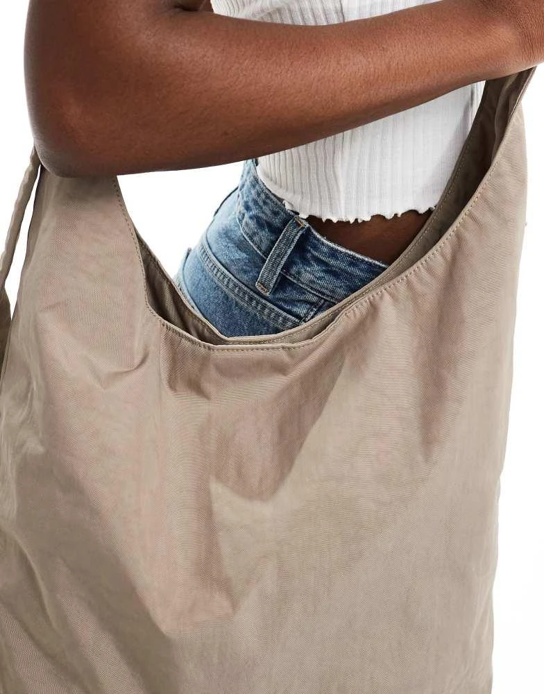 Baggu Baggu large nylon sling shoulder bag in dove grey 3