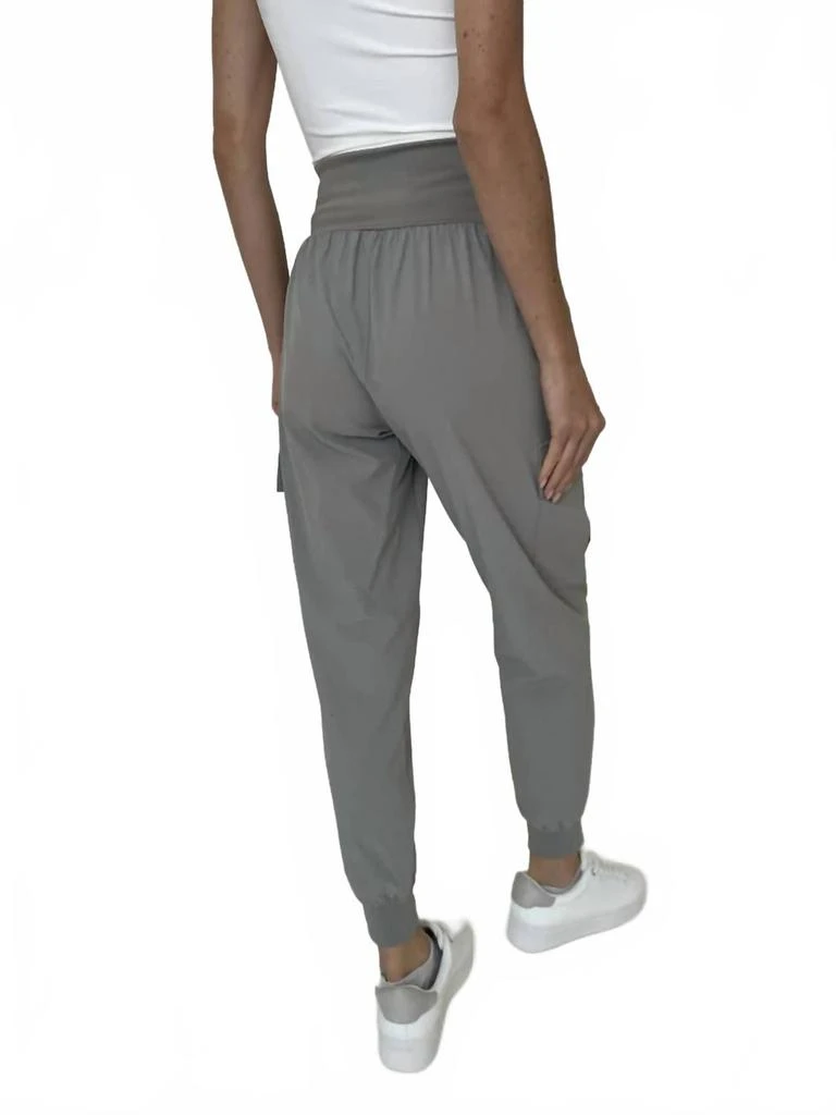 SIX/FIFTY Women
s Kristie Lightweight Jogger In Taupe 2